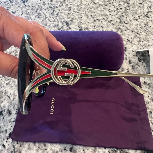 Women’s large luxury Gucci glasses! Great price 100% authentic - Picture 3 of 5